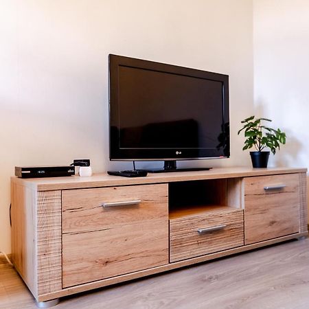 Contact Free Apartments With Free Parking Tallinn Buitenkant foto